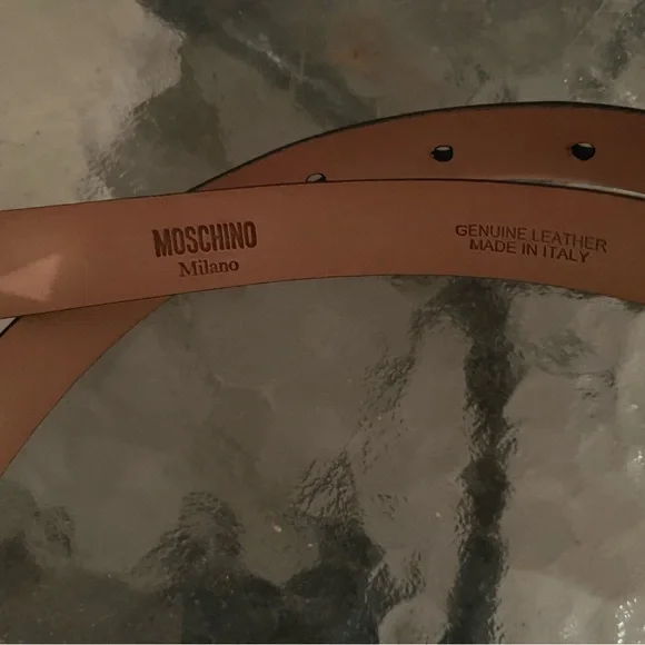 New with Tags Moschino Red Skinny Belt - Picture 2 of 6